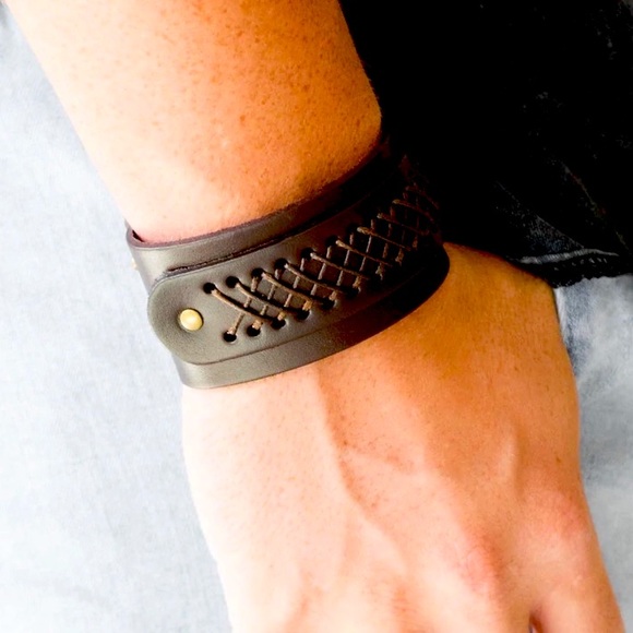 🆕Paparazzi: OUTLAW and Order Brown bracelet- Men’s - Picture 1 of 3